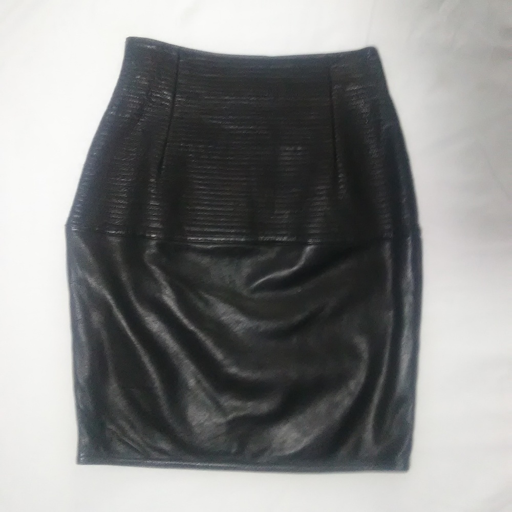 GIANNI VERSACE Vintage Black Leather Skirt Size 42 - Picture 4 of 7